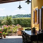 Bed and Breakfast La Casa Del Gallese 3*