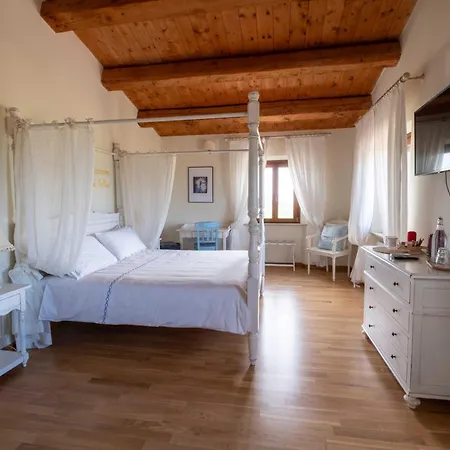 La Casa Del Gallese Bed & Breakfast 3*